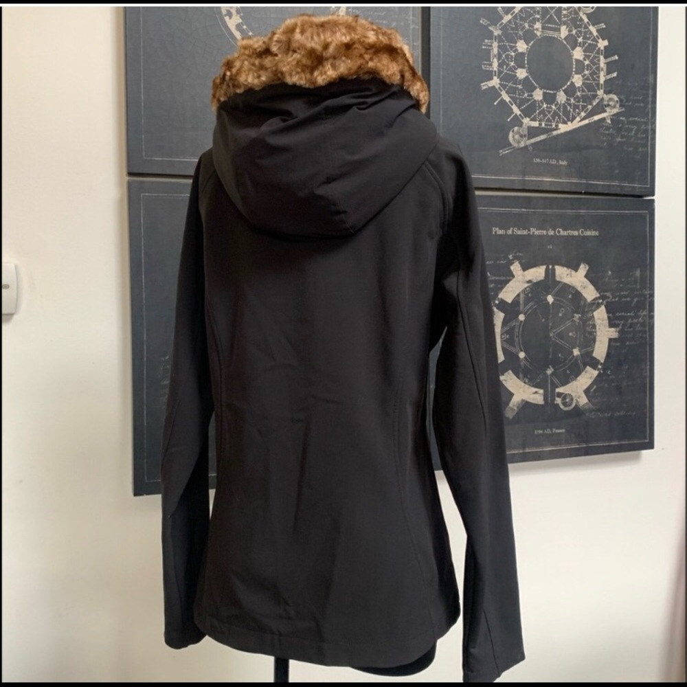 Marmot insulated jacket w/ fur hood